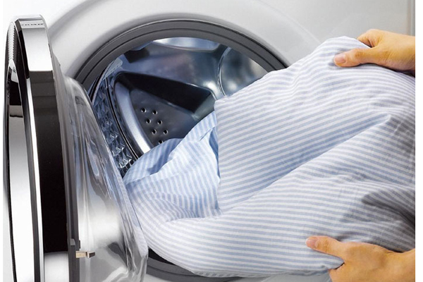Vệ sinh lồng máy giặt và toàn bộ máy giặt ít nhất 3 tháng/ lần