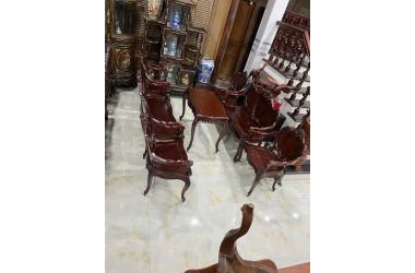 Thu Mua Bàn Ghế Gỗ Cũ Tận Nơi  Không Ép Giá!